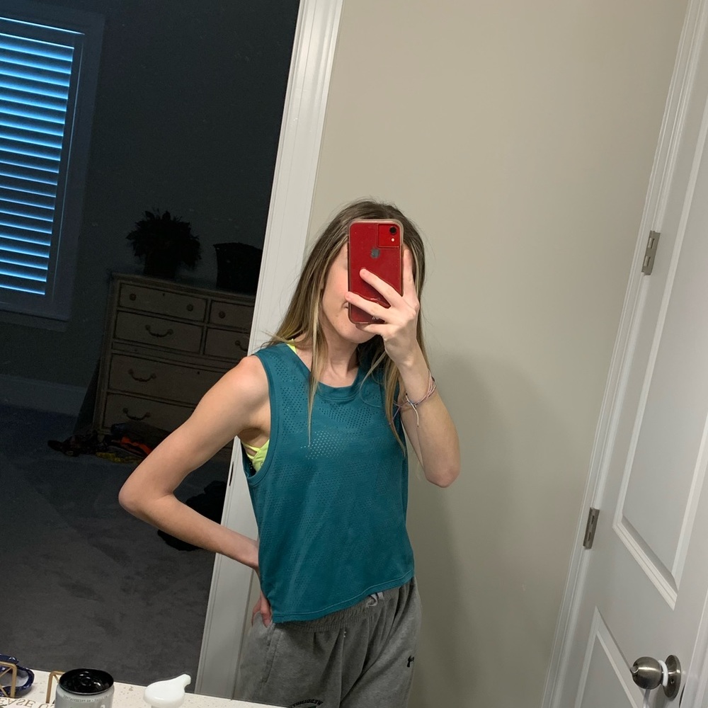 Lululemon NWOT teal train to be tank Camo